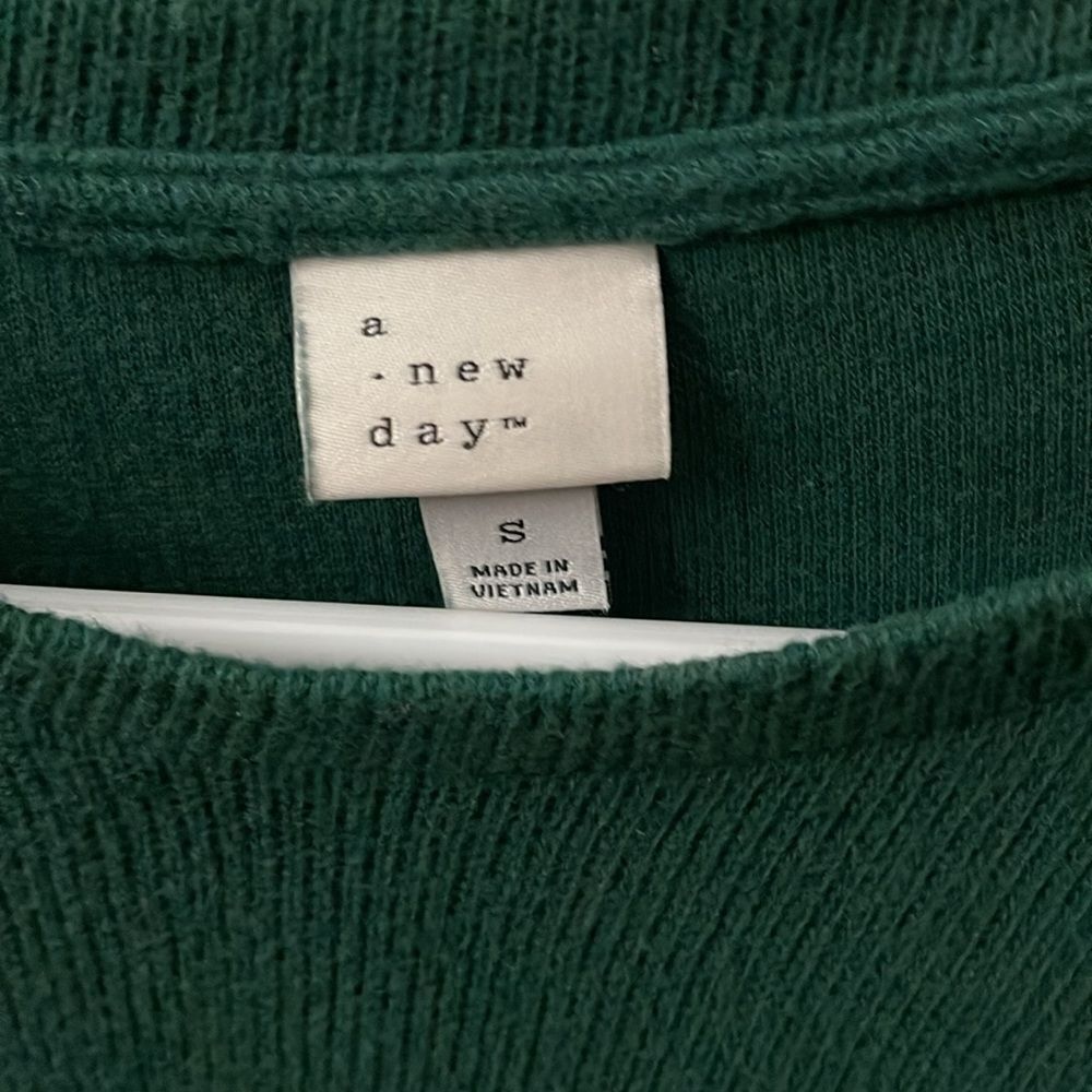 Dark Green Ruffle Sleeve Sweatshirt - Picture 4 of 6